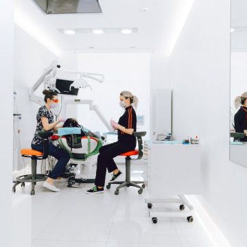Dlaczego warto zainwestować w wysokiej jakości wyposażenie gabinetu stomatologicznego?