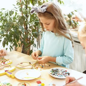 Jak wybrać idealne przedszkole artystyczne dla naszego dziecka?