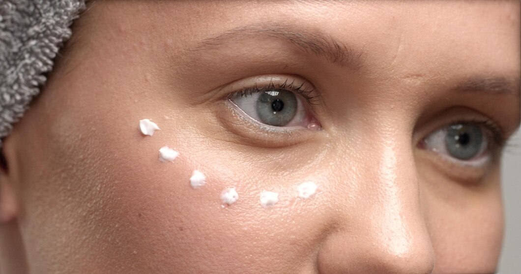 Jak wybrać idealny krem do pielęgnacji skóry pod oczami?