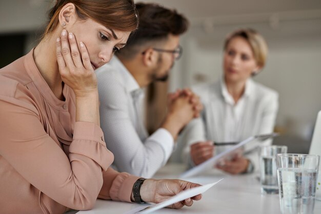 Analiza skutków emocjonalnych i finansowych orzeczenia winy w procesie rozwodowym